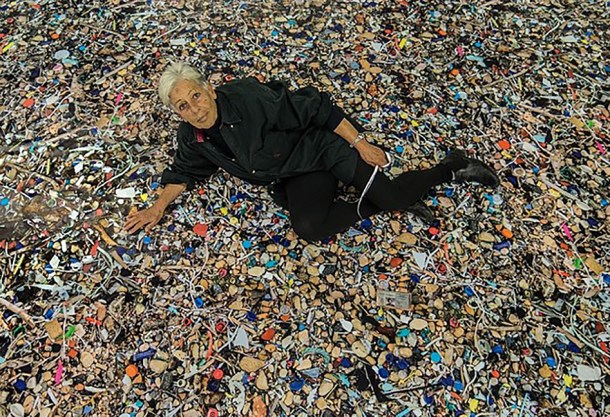 3-elenibeach-garbage-s